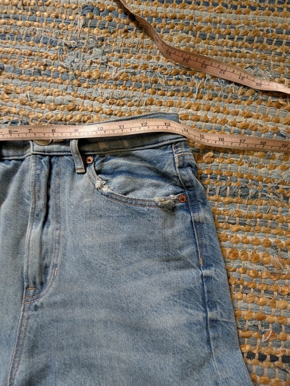 American Eagle Jeans 4 Regular Light Wash High Rise Relaxed Straight Distressed